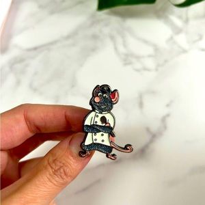 <GLOW IN THE DARK> Disney’s Ratatouille Chef Remy Pin